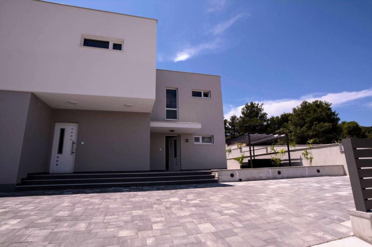 Villa Miggelangelo Tisno Exterior photo